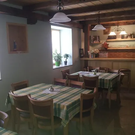 农家乐 Turisticna Kmetija Pri Pozarju *