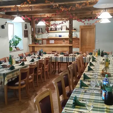 Turisticna Kmetija Pri Pozarju Bivanje na kmetiji