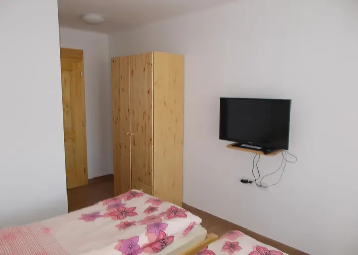 ファームステイ Turisticna Kmetija Pri Pozarju *