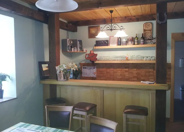 ファームステイ Turisticna Kmetija Pri Pozarju