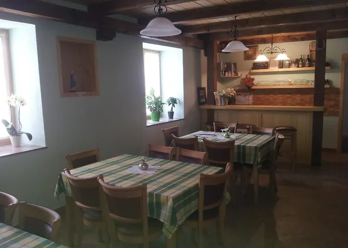 农家乐 Turisticna Kmetija Pri Pozarju *