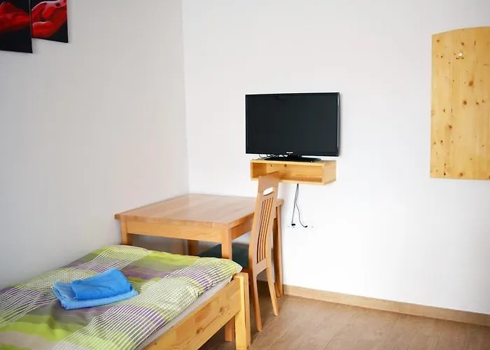 ファームステイ Turisticna Kmetija Pri Pozarju